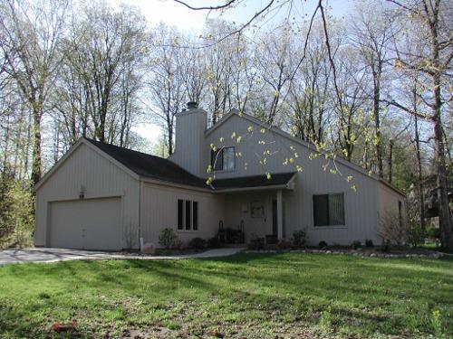 42 Rolling Green, Fontana, WI 53125
