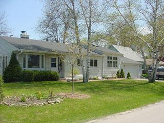 8156 N Navajo, Fox Point, WI 53217