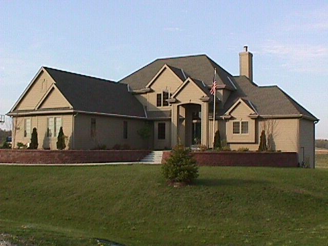 5266 Juniper Ln., West Bend, WI 53095