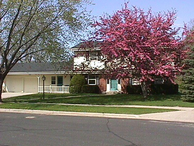 106 N Laurel Dr., West Bend, WI 53095