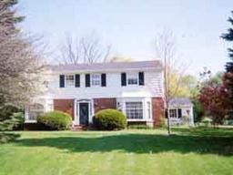 2310 W Glenbrook Ln., Mequon, WI 53092