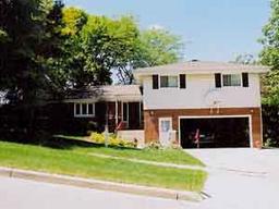 638 S Greenfield Ave., Waukesha, WI 53186