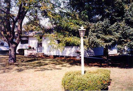 202 Mac Arthur Dr., Mukwonago, WI 53149