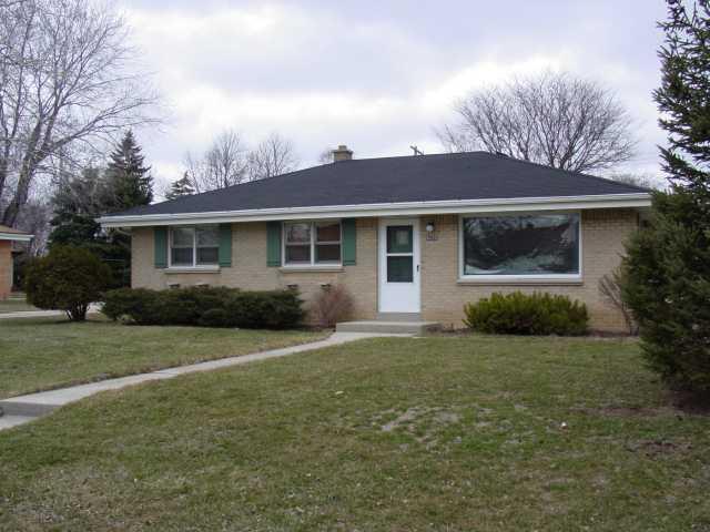 6220 W Armour Ave., Greenfield, WI 53220