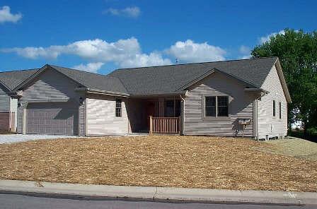 2023 Zuern Dr., Hartford, WI 53027