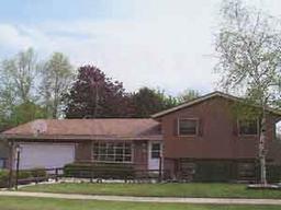 2115 Hemlock, West Bend, WI 53090