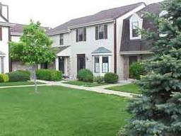 348 Willow Grove Dr. #C, Pewaukee, WI 53072