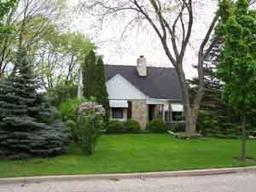 4556 N 107th St., Wauwatosa, WI 53225