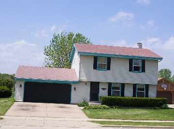 918 Cherrywood Dr., Waukesha, WI 53188