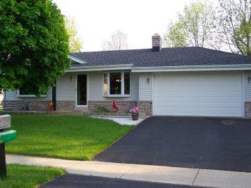 1563 Riverdale Dr., Oconomowoc, WI 53066