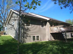 727 Tallgrass Ln., Plymouth, WI 53073