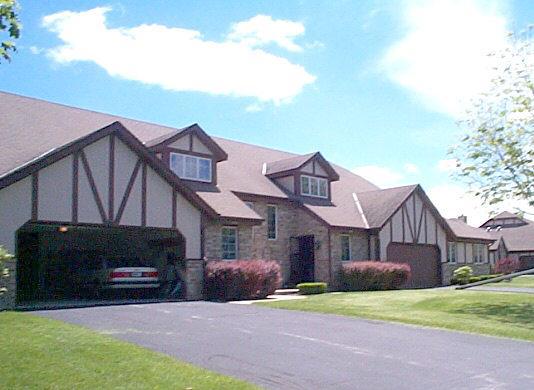 920 Oakwood Ln #C, Brookfield, WI 53045