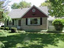 16029 W Chipmunk Ln, New Berlin, WI 53151