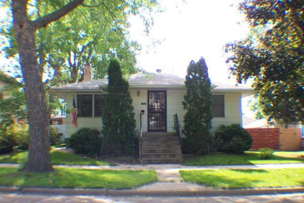 1909 Charles St., La Crosse, WI 54603