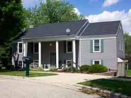 917 Sandy Acre Ct., West Bend, WI 53090