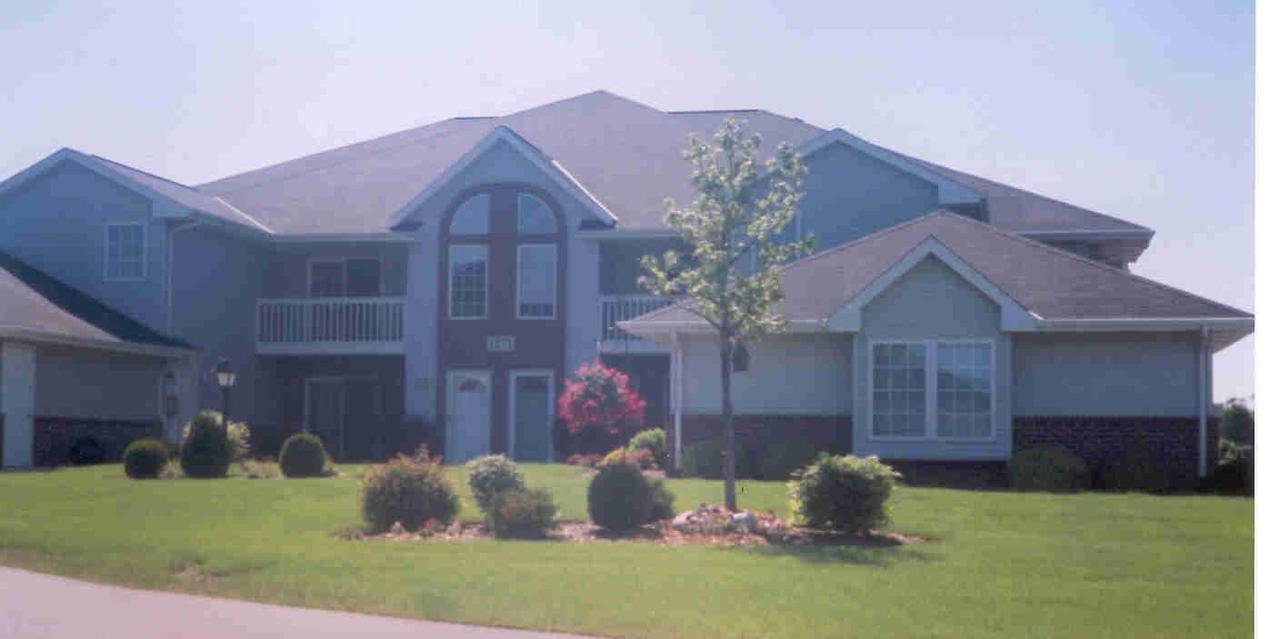 1272 Village Centre Dr. #2, Somers, WI 53144