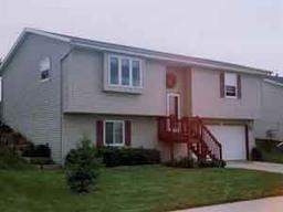 1724 Cardinal Dr., West Bend, WI 53090