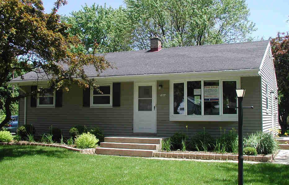 5844 S Marilyn St., Milwaukee, WI 53221