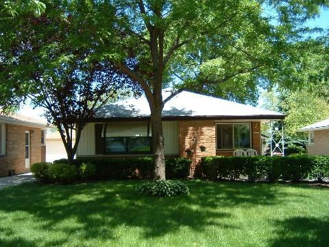 10926 W Harvard Ln., Wauwatosa, WI 53226