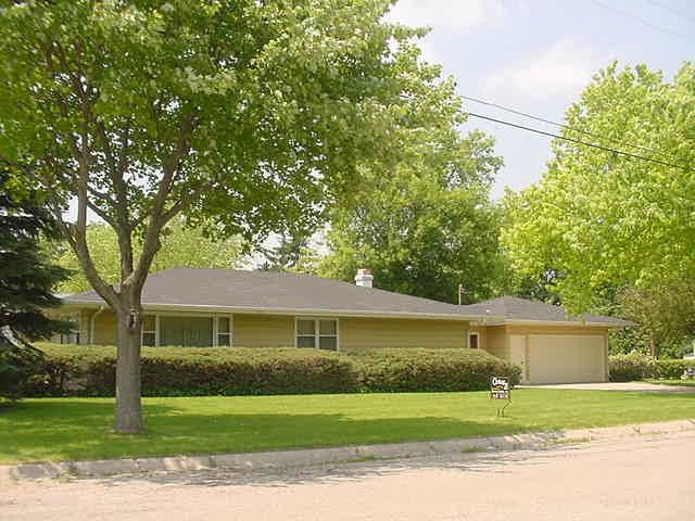 519 Geneva St., Delavan, WI 53115