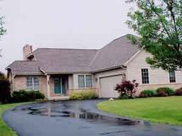 10710 N Essex Ct., Mequon, WI 53092