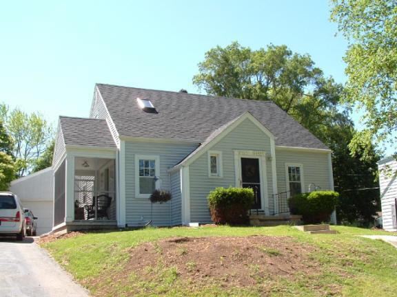 W163N8557 Arthur Ave, Menomonee Falls, WI 53051