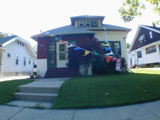 2155 N 70th St, Wauwatosa, WI 53213