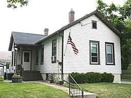 1936 Geneva St., Racine, WI 53402