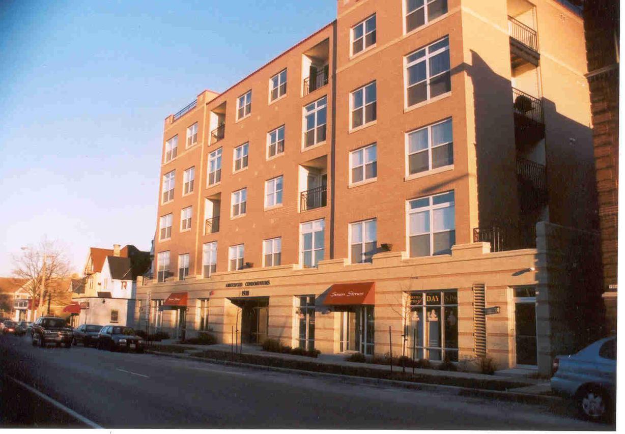 1920 N Farwell Ave #408, Milwaukee, WI 53202