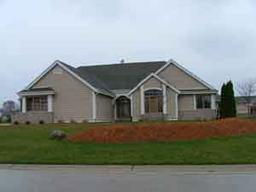 W26372 Foxcroft #N25, Pewaukee, WI 53072