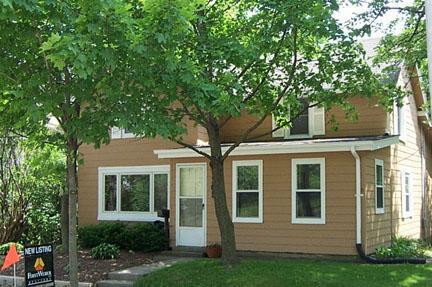 205 W Park Ave., Hartland, WI 53029