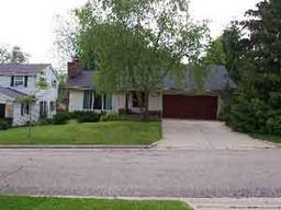 2431 N 115th St., Wauwatosa, WI 53226