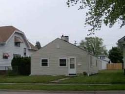 2029 West Blvd, Racine, WI 53403