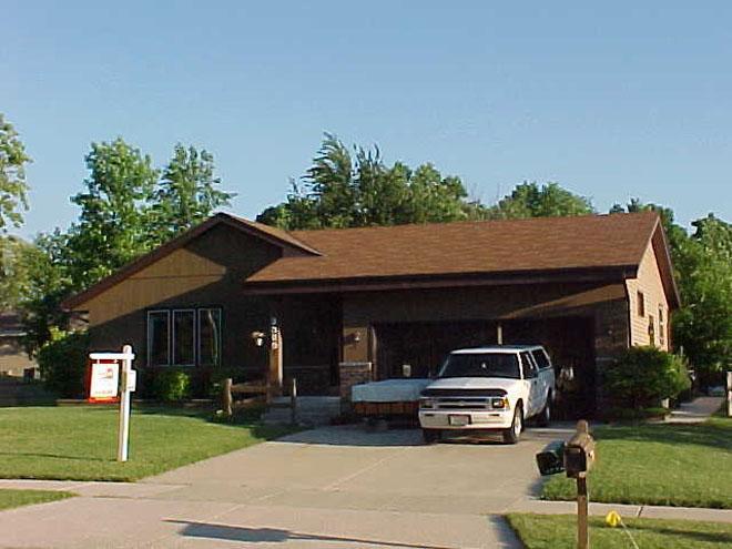 3389 E Woodview Ave., Oak Creek, WI 53154