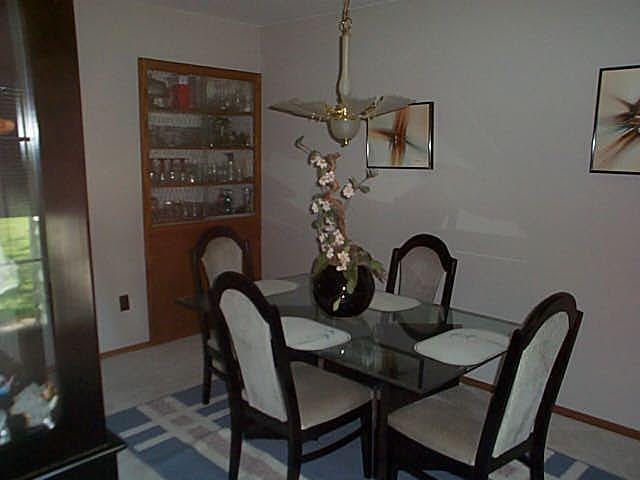 5630 S Lochleven Ln., New Berlin, WI 53146