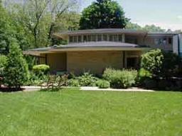 3621 North Bay Dr., North Bay, WI 53402