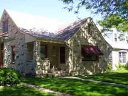 5662 N Argyle Ave., Glendale, WI 53209