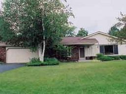 W223N2277 Meadowood Ln., Pewaukee, WI 53186