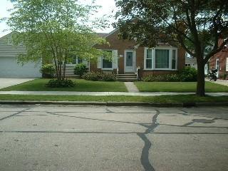 627 Isabelle Ave., Racine, WI 53402
