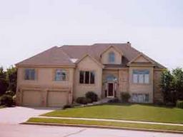 405 Deer Ridge Dr., West Bend, WI 53095