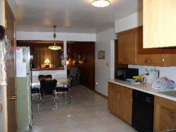 6564 S Crane Dr., Oak Creek, WI 53154