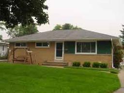 8906 W Rohr Ave., Milwaukee, WI 53225