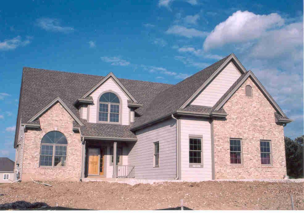 5430 N Highridge Dr., Menomonee Falls, WI 53051