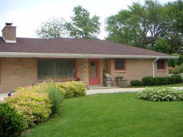 3950 N 102nd St., Wauwatosa, WI 53222