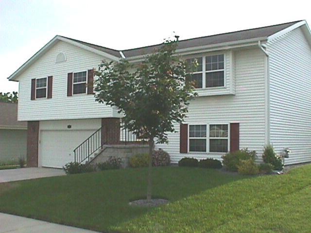 1518 Walsh Acres Dr., West Bend, WI 53095