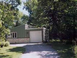 1606 S Sherwood Dr., New Berlin, WI 53151