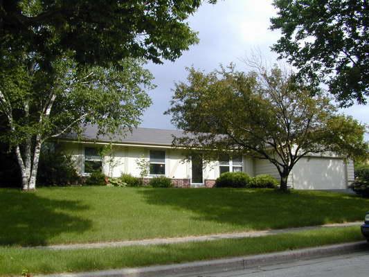 2017 Ramona Rd., Waukesha, WI 53186