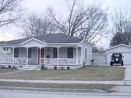 220 Lawn St., Hartland, WI 53029