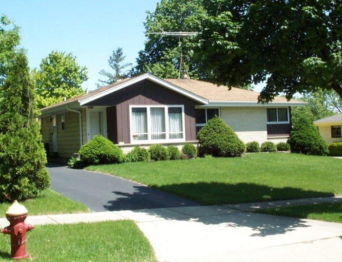 7504 S Lynhaven Dr., Oak Creek, WI 53154