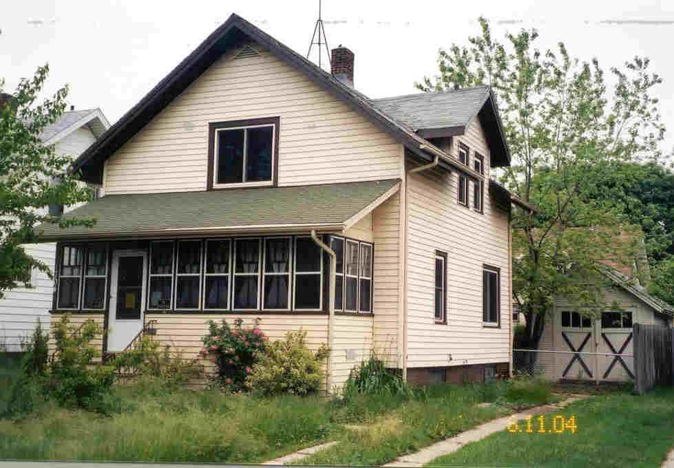 1704 73rd St., Kenosha, WI 53143